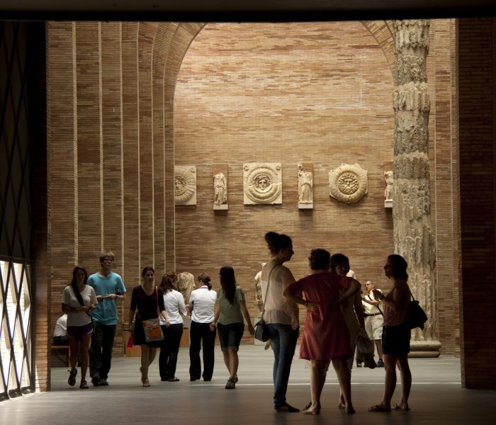 MUSEO TURISTAS