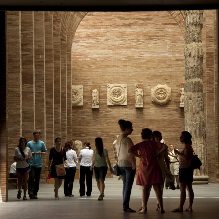 MUSEO TURISTAS